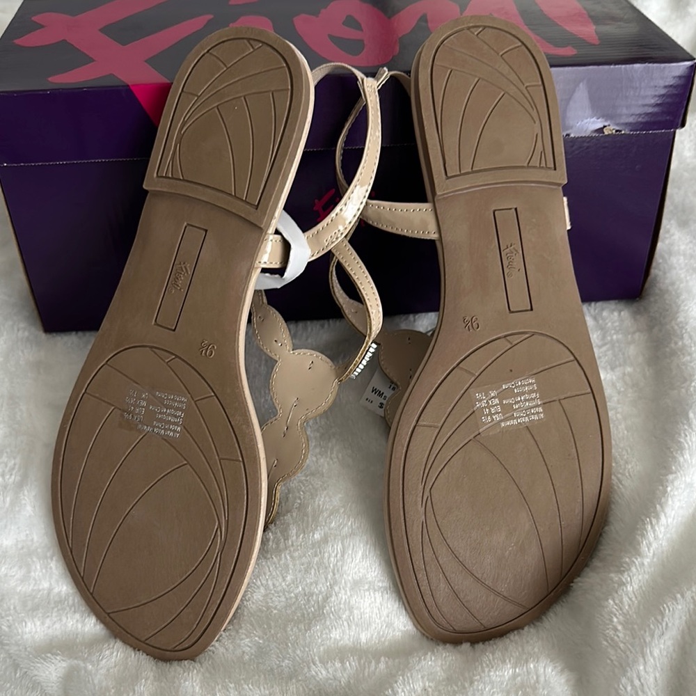 Tan Sandals with Elegant Decorative Straps - Picture 2 of 2